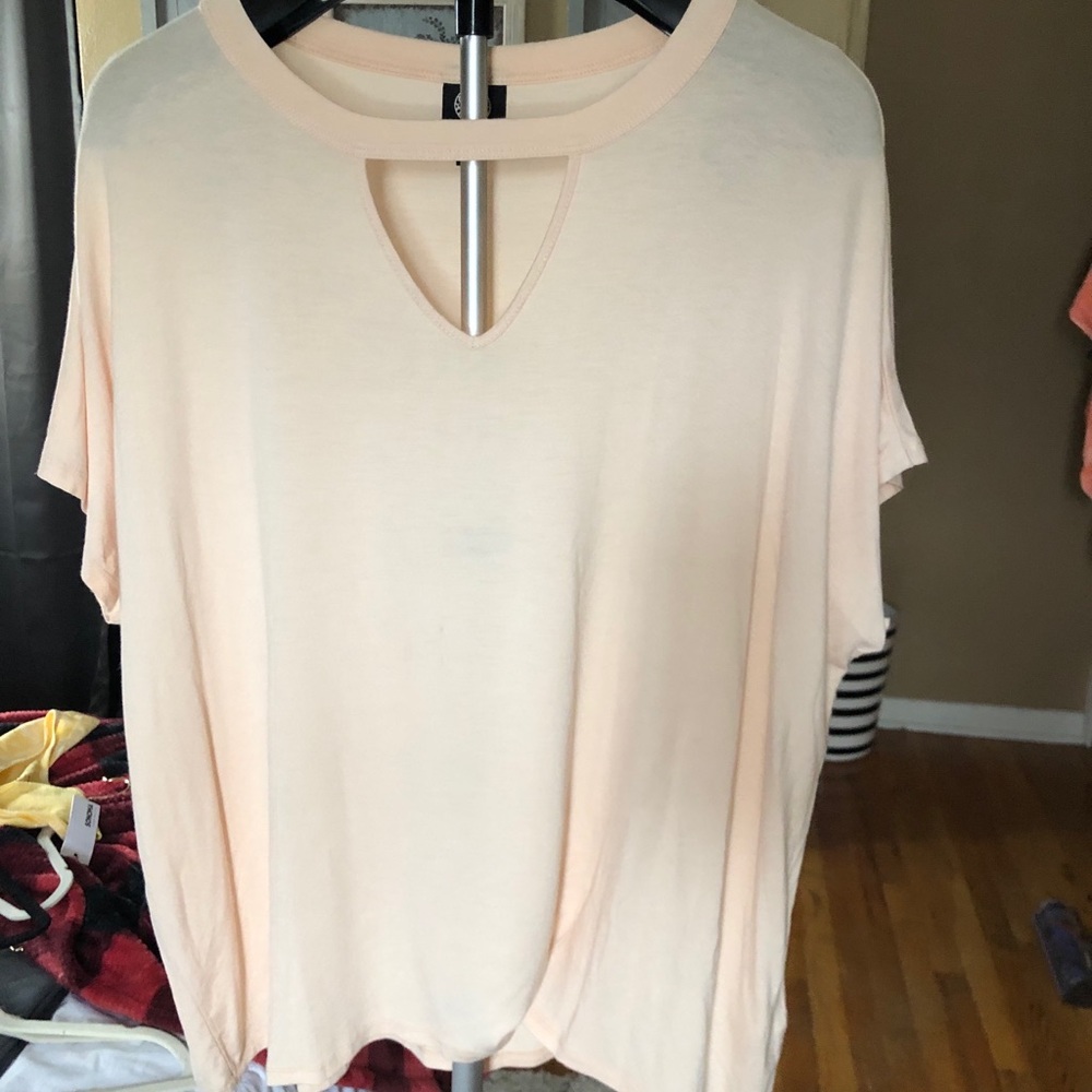 Blush pink top, v-neck
